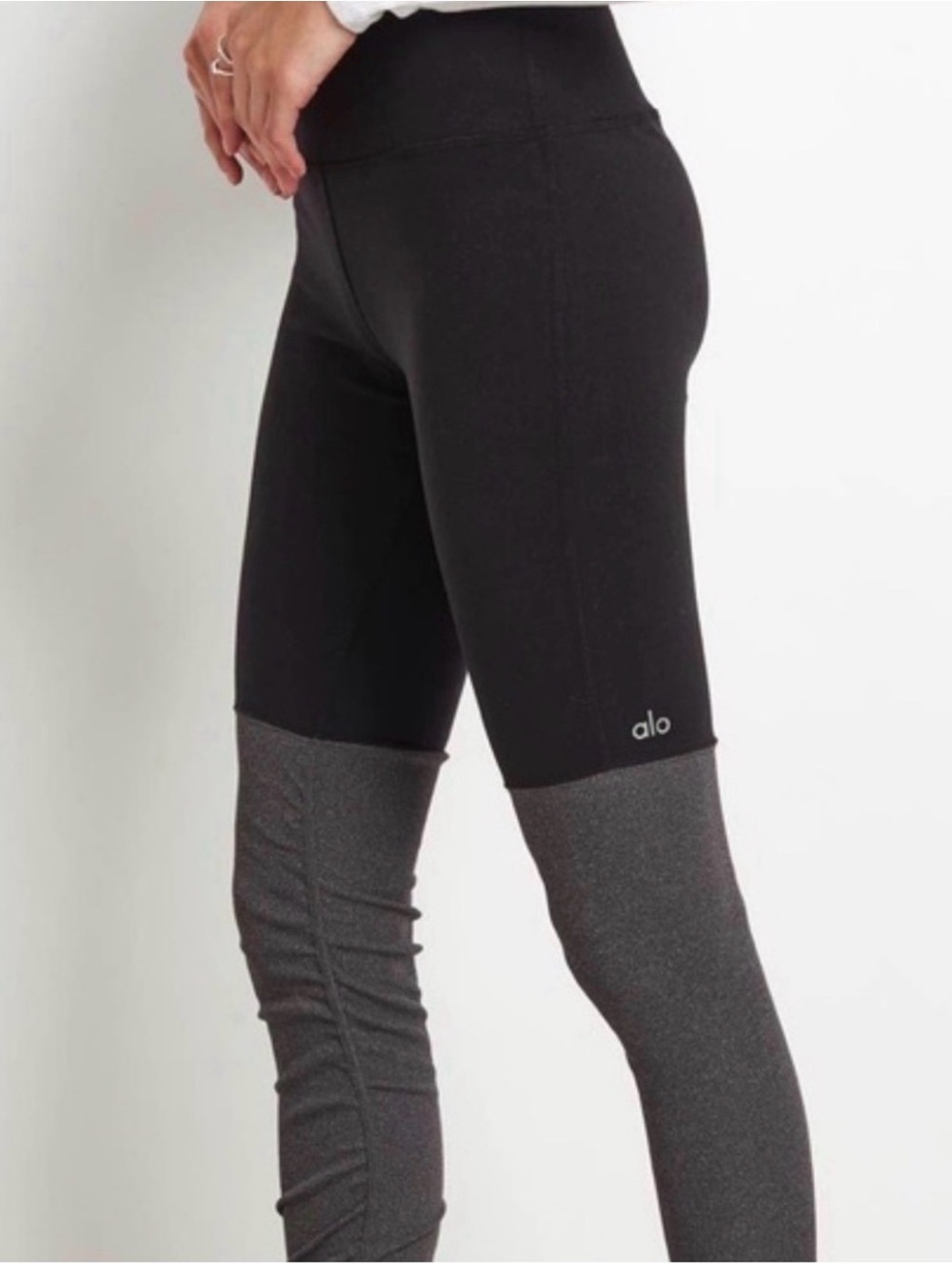 ALO Goddess Ribbed High-Waist Two-Tone Leggings 
Size: XS
Black & Charcoal